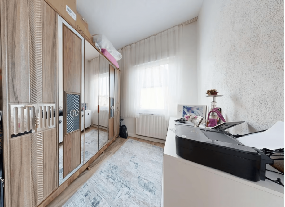 OG rechts Ankleidezimmer Mehrfamilienhaus Bad Kreuznach-Winzenheim