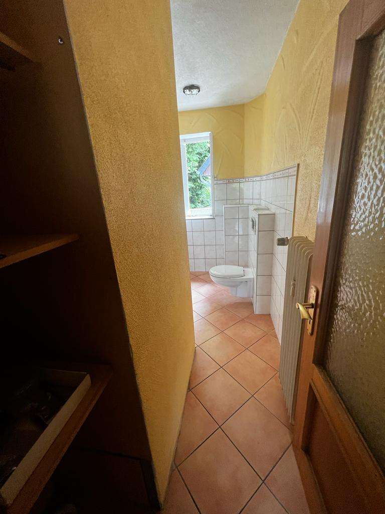 Blick ins Bad Wohnung im OG Zweifamilienhaus Rockenhausen