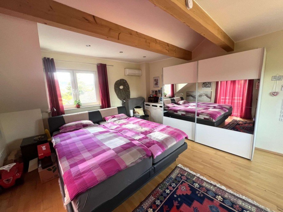 Schlafzimmer DG Zweifamilienhaus Meddersheim