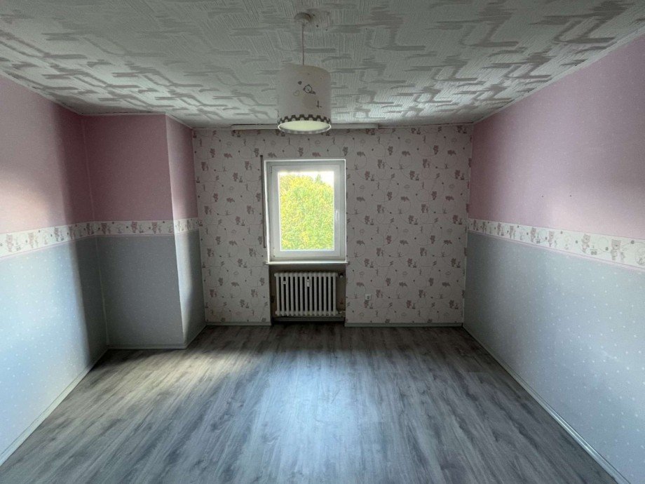 Zimmer 3 OG Wohnung Mehrfamilienhaus Becherbach