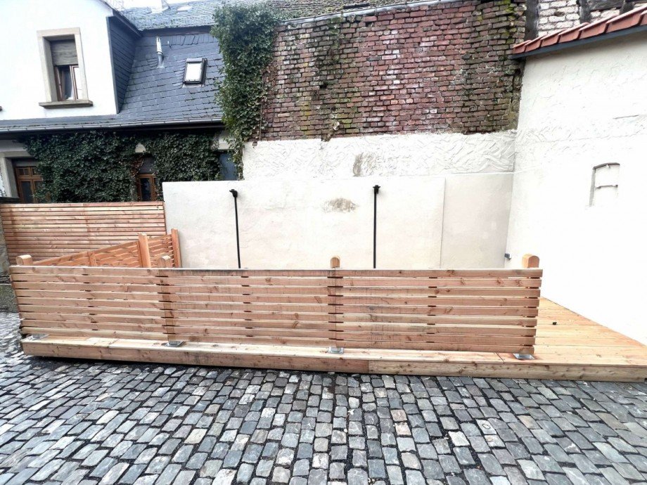 Terrasse im Innenhof Etagenwohnung Nu�baum