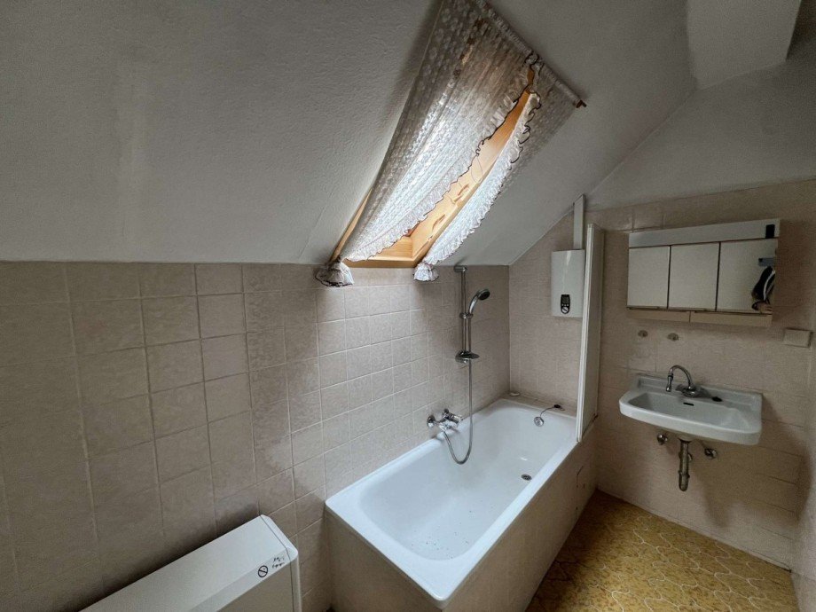 Bad im DG Einfamilienhaus Feilbingert