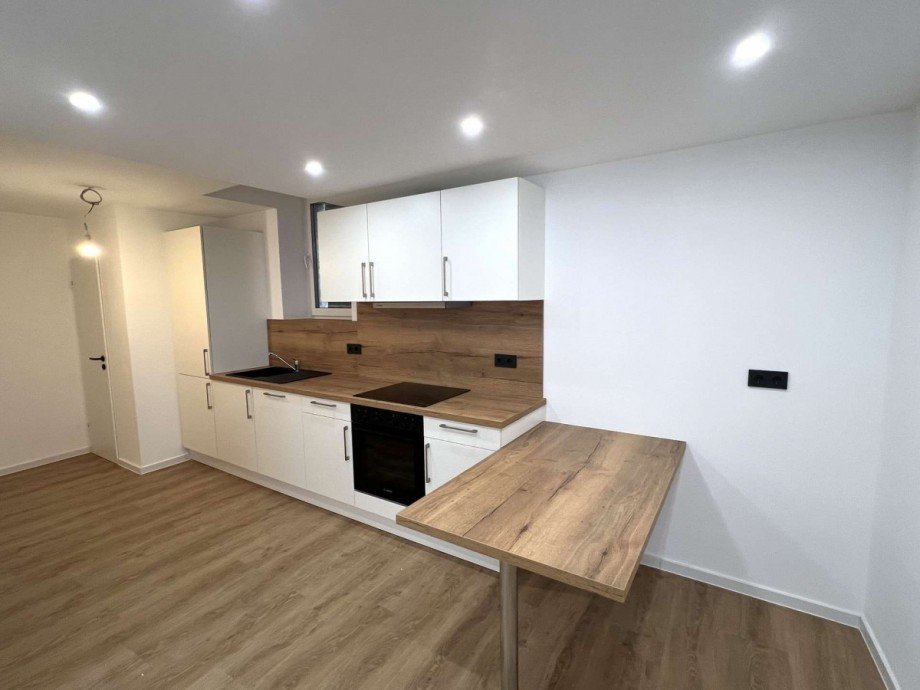 Einbauk�che EG Vorderhaus Zweifamilienhaus Nu�baum