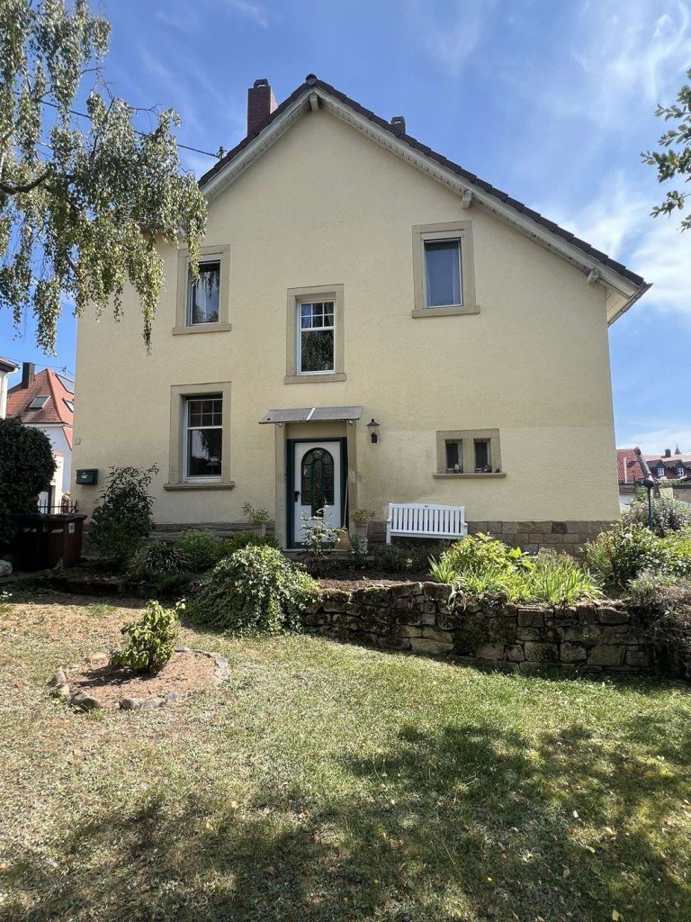 Hausansicht Bad Sobernheim Renditeobjekt Top-Gelegenheit! Gepflegte Doppelhaush�lfte f�r Kapitalanleger in Bad Sobernheim zu verkaufen.