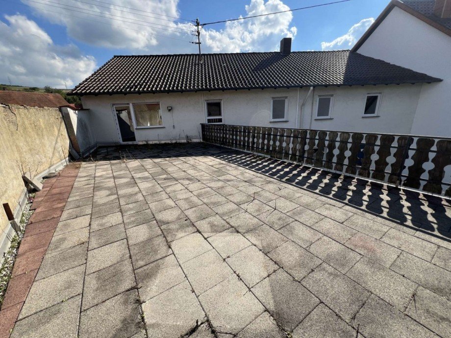 Dachterrasse zu OG Wohnung Mehrfamilienhaus Becherbach