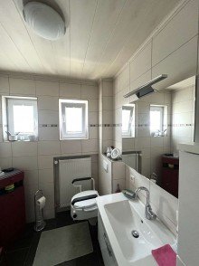 Badezimmer EG Top-Gelegenheit! Gepflegtes Ein-Zweifamilienhaus mit sch�nem Garten in Meisenheim zu verkaufen.
