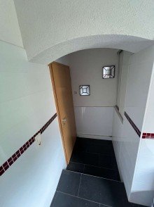 Zugang zu Bad Wohnung OG TOP-GELEGENHEIT! Zwei- bis Dreifamilienhaus in zentraler Lage von Bad Sobernheim zu verkaufen