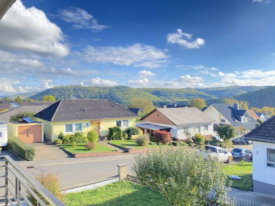 Weitblick von Balkon Haus Simmertal