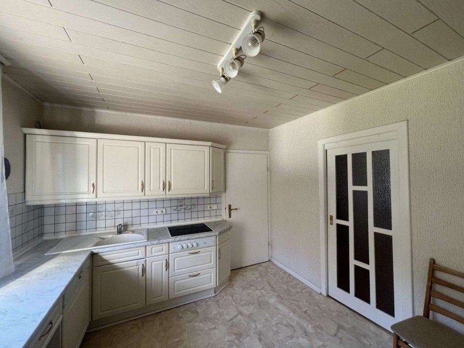 K�che mit T�r ins Esszimmer EG Einfamilienhaus Kirn-Sulzbach