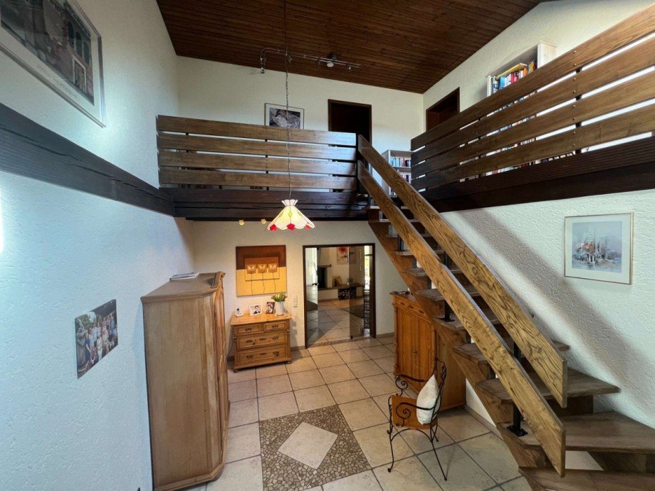 Diele OG und DG Haus 2 Zweifamilienhaus H�ffelsheim