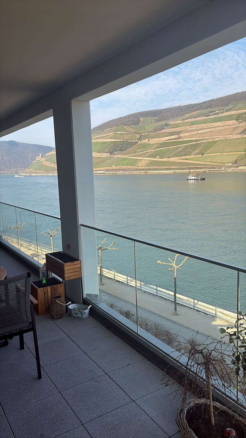 Balkon mit Rheinblick Etagenwohnung Bingen