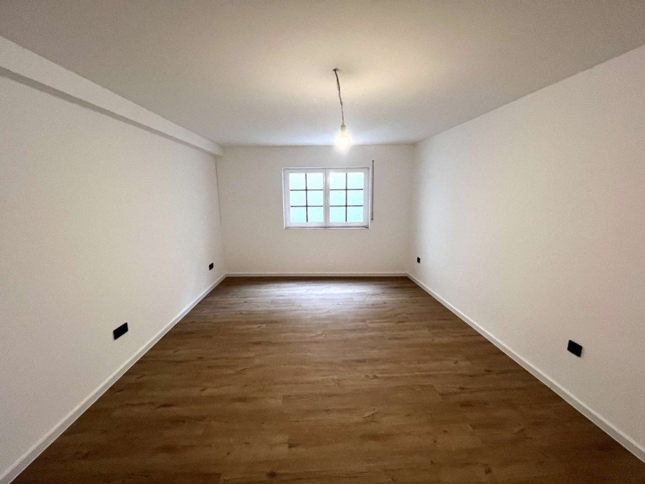 Schlafzimmer 1 EG Hinterhaus Zweifamilienhaus Nu�baum