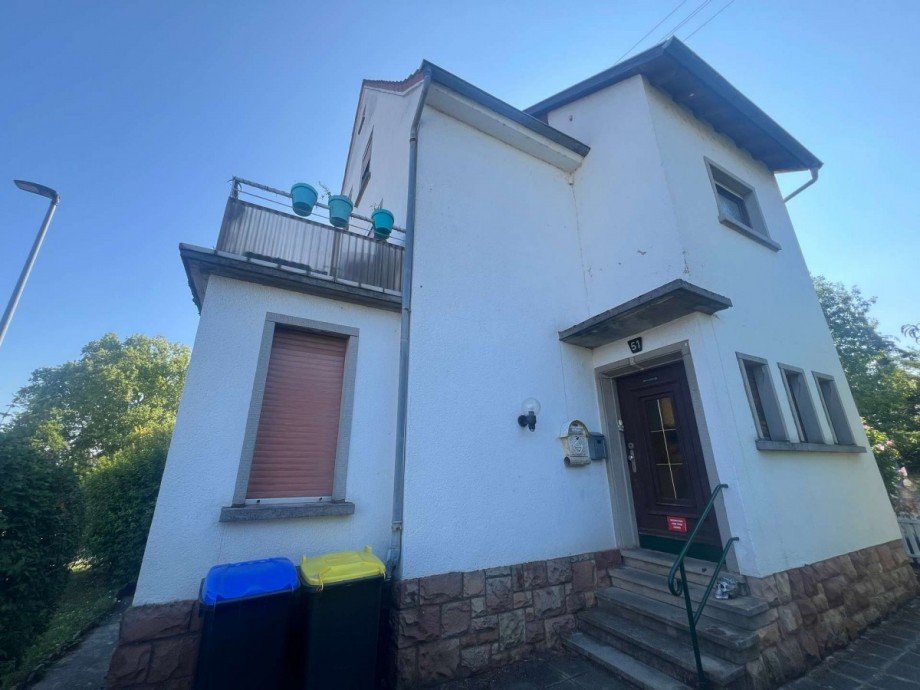 Eingang Seitenansicht Mehrfamilienhaus H�ffelsheim
