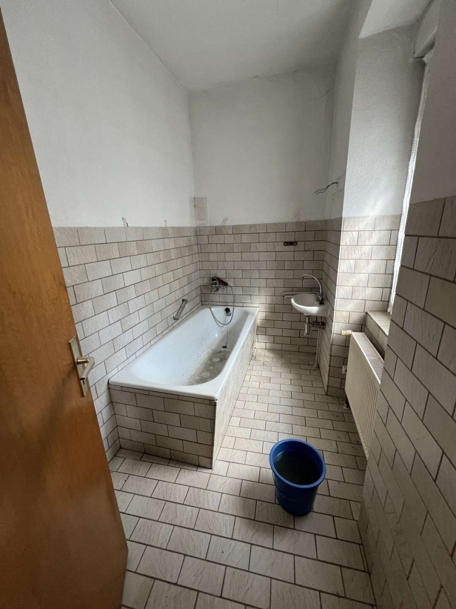 Bad EG Zweifamilienhaus Obermoschel