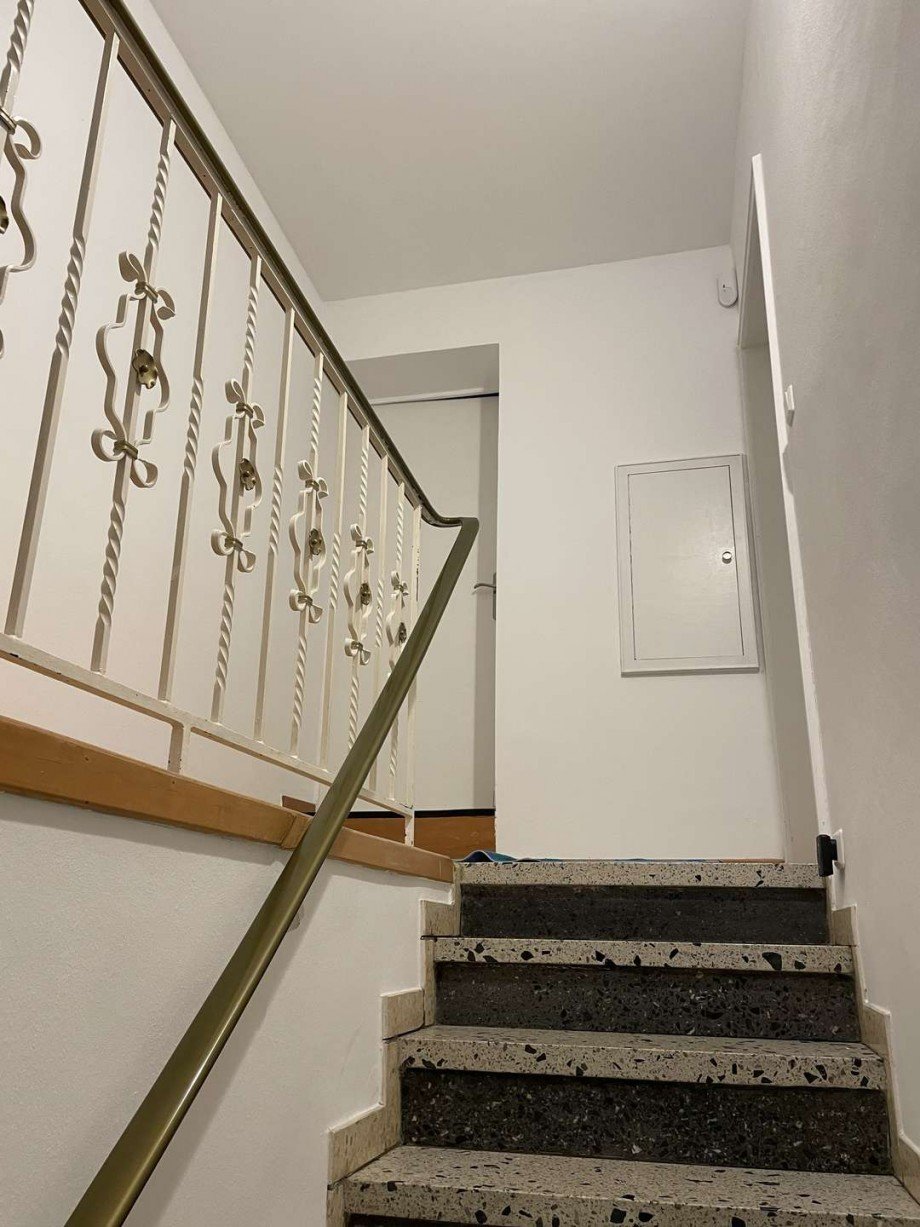 Treppenhaus oben Wohnung Schneppenbach