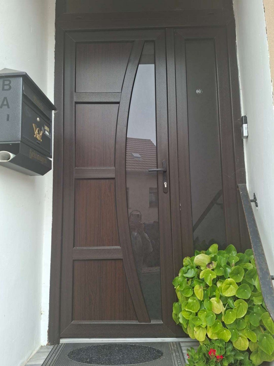 Haust�r Einfamilienhaus Sponheim