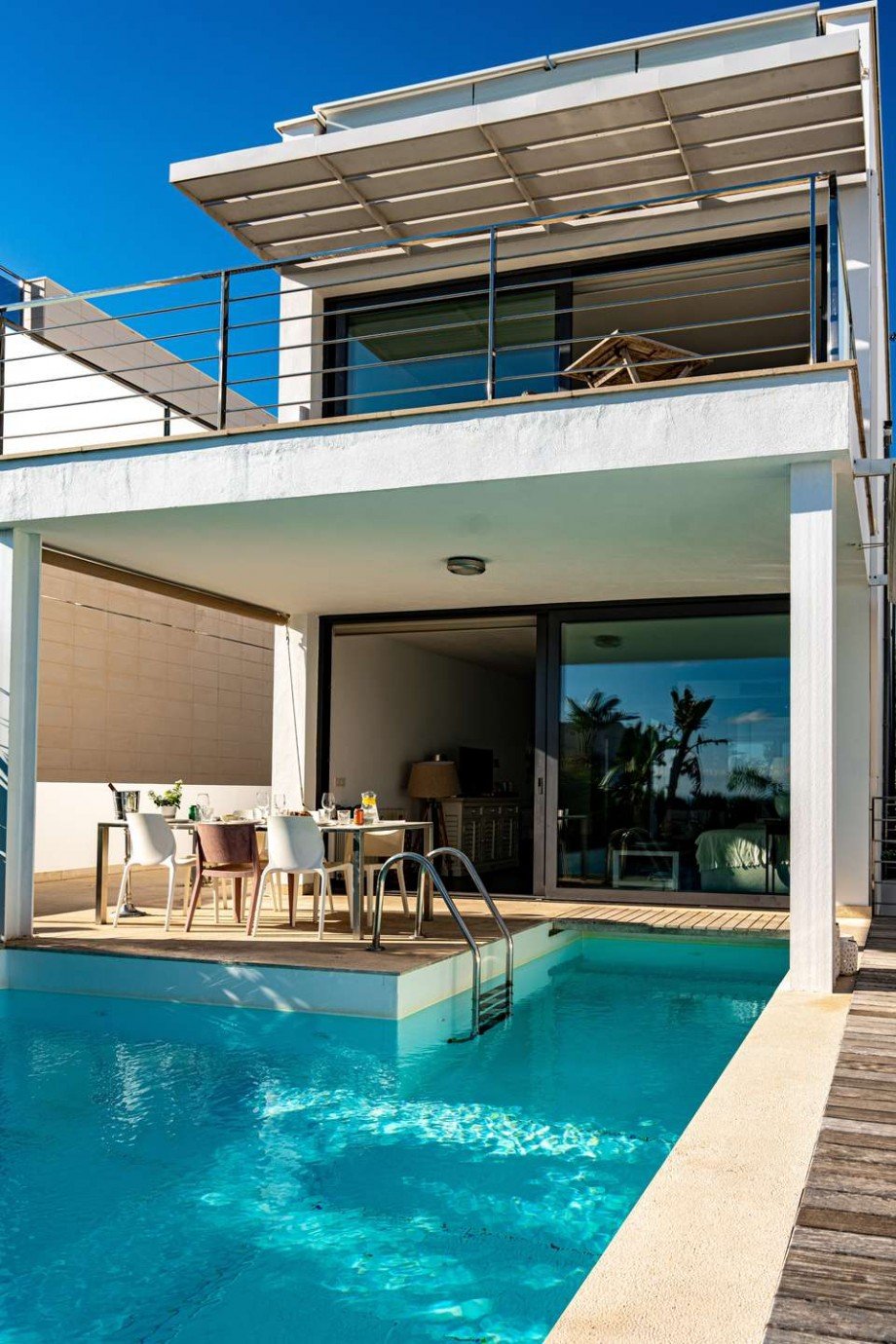 Au�enansicht mit Pool Renditeobjekt Alcanada / Mallorca