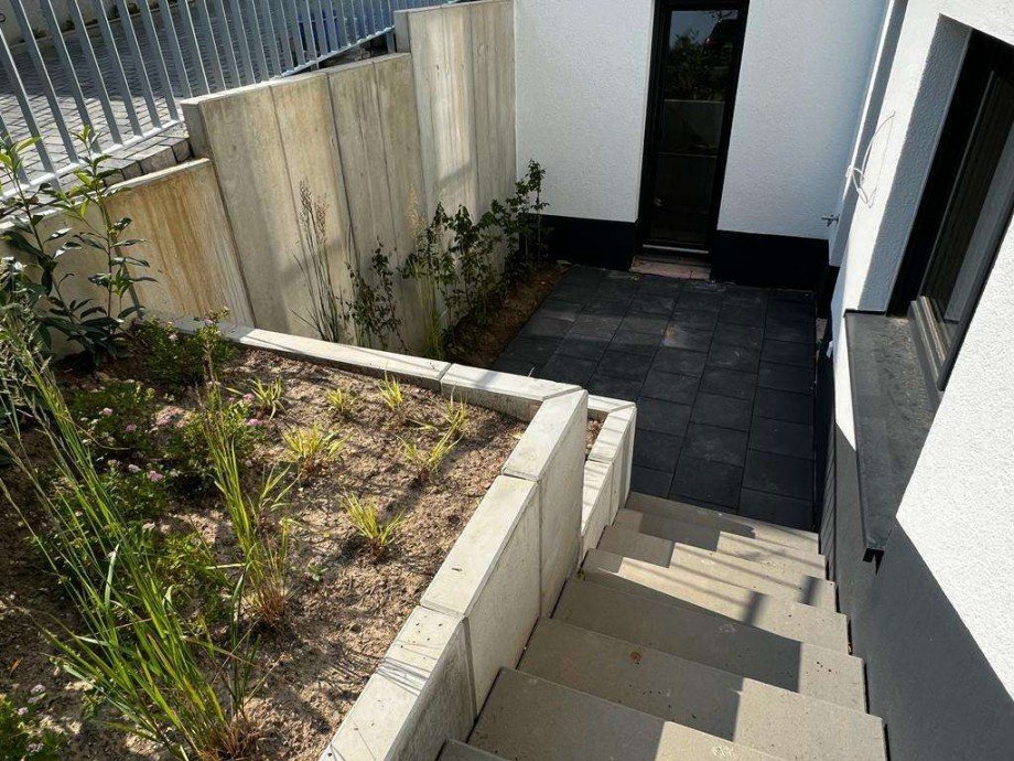 separater Eingang UG Haus Mainz