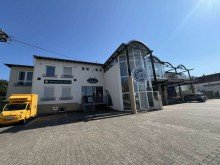 Vorderansicht mit Eingang zum Laden Ladenlokal/Snack- oder Delikatessenlounge in Bad Sobernheim zu vermieten.