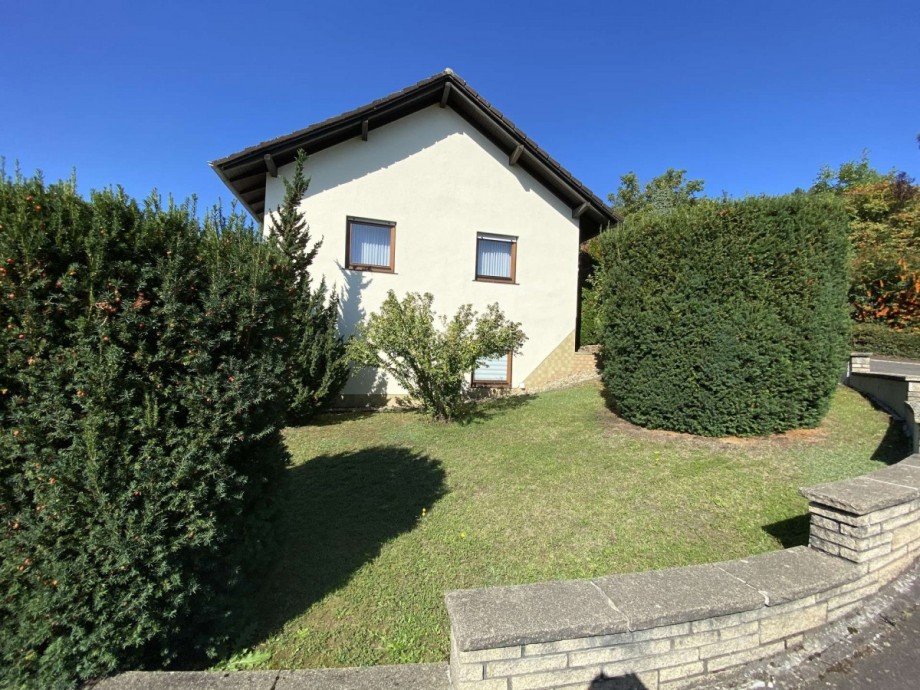 seitliche Ansicht Haus Simmertal