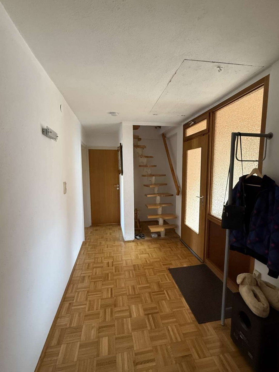 Eingangsbereich OG WHG 2 Zweifamilienhaus Meddersheim