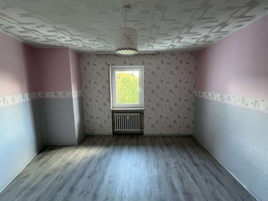 Zimmer 3 OG Wohnung Mehrfamilienhaus Becherbach
