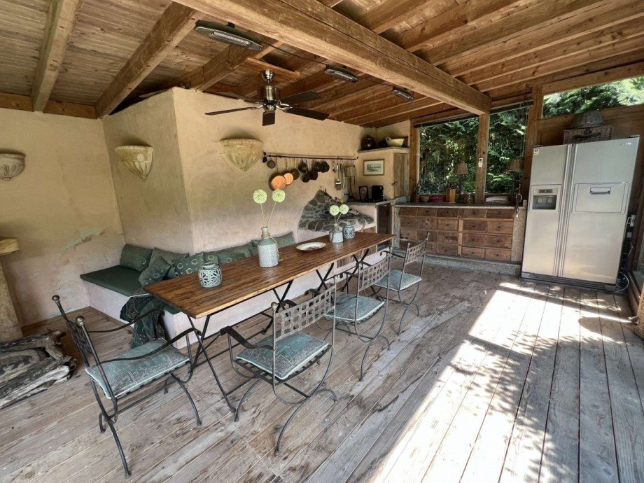 Outdoork�che neben Schimmteich Einfamilienhaus Idar-Oberstein