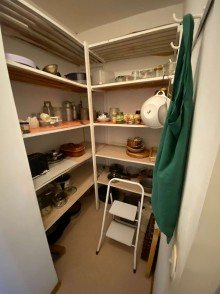 Vorrat Preisreduzierung! Bauernhaus und idyllischem Innenhof, Scheune und Nebengeb�uden