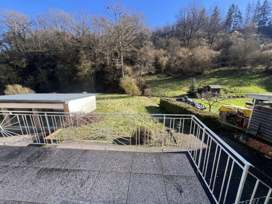 Balkon EG mit Gartenansicht Einfamilienhaus Kirn-Sulzbach