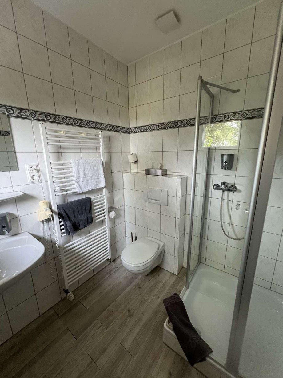 Bad eines Zimmers Etagenwohnung Waldb�ckelheim