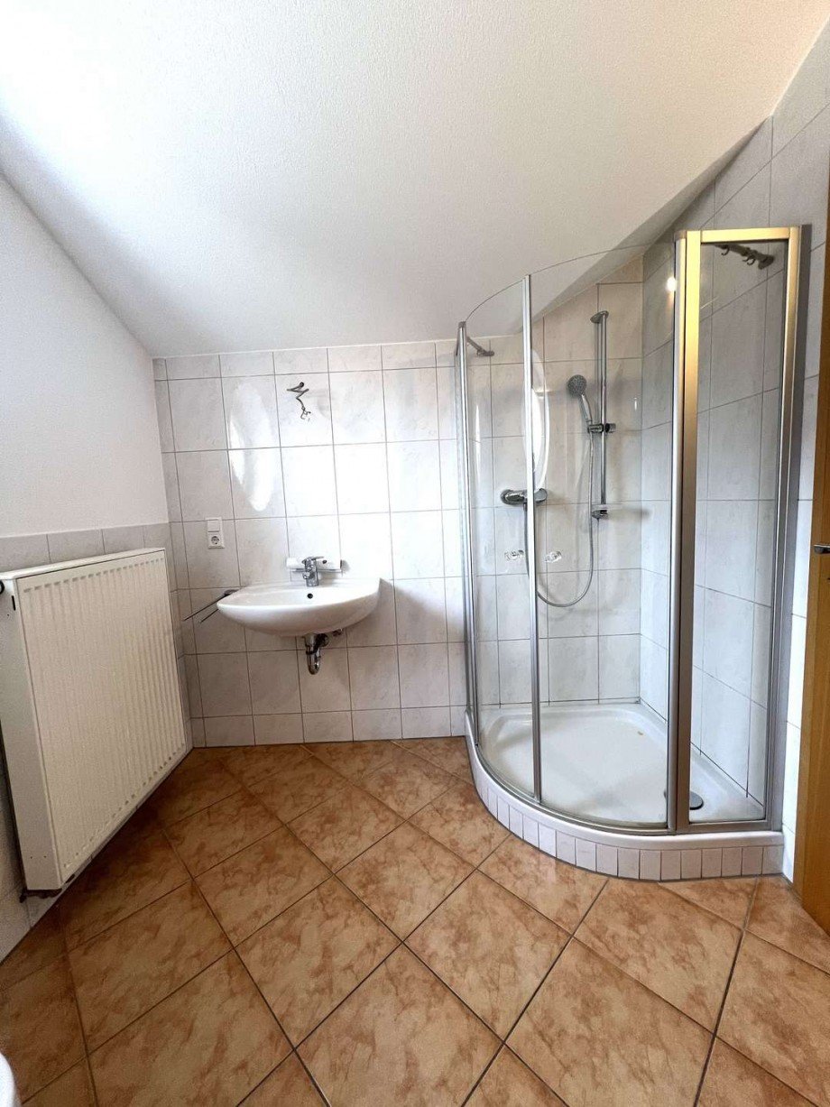 Bad 1 DG Doppelhaush�lfte Monzingen