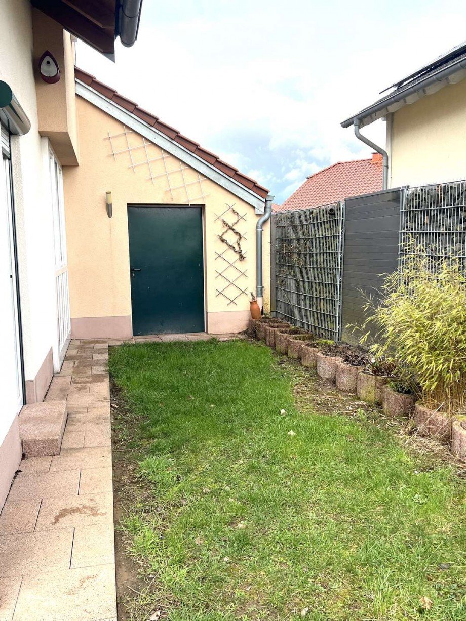 Gr�nfl�che Doppelhaush�lfte Monzingen