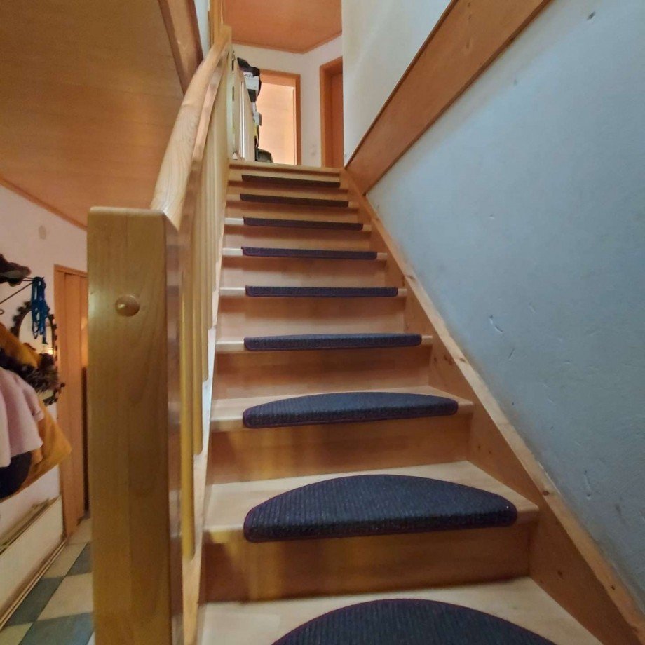 Treppe zum DG Haus Waldb�ckelheim