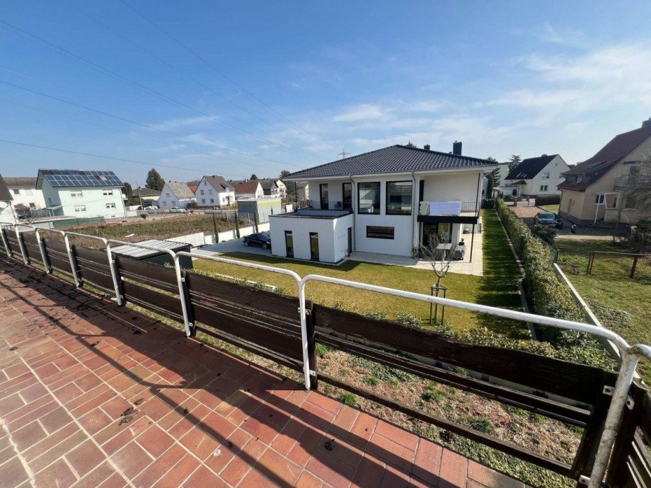 Vorderer Balkon EG Mehrfamilienhaus Bad Kreuznach-Winzenheim
