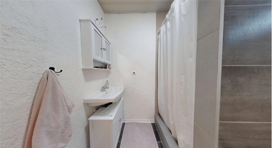 OG rechts Dusche Mehrfamilienhaus Bad Kreuznach-Winzenheim