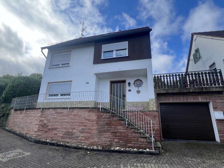 Hausansicht Lauterecken Renditeobjekt Top-Gelegenheit! Einfamilienhaus mit gro�em Grundst�ck in Lauterecken zu verkaufen