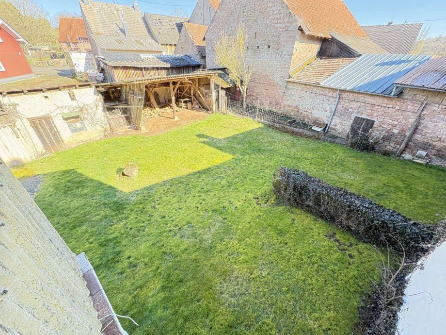Au�enbereich mit Unterstand Haus B�rweiler