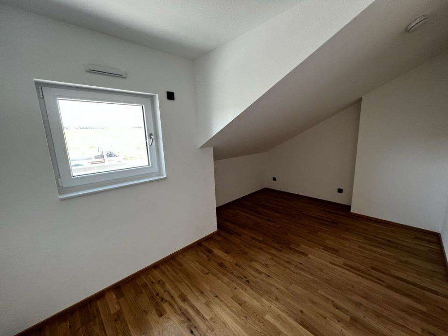 Zimmer 1 OG Doppelhaush�lfte Mainz