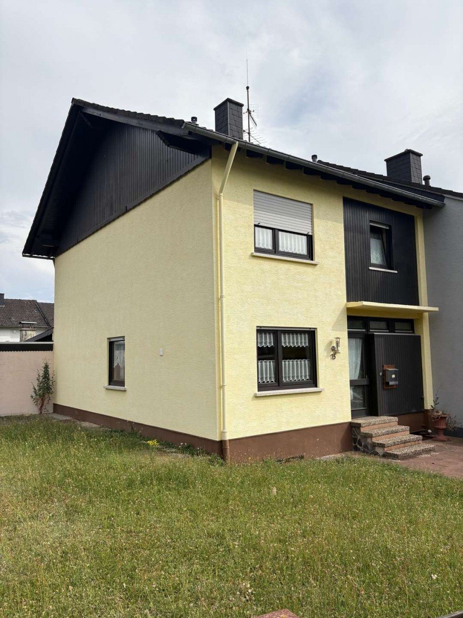 Ansicht seitlich Reihenendhaus Simmertal