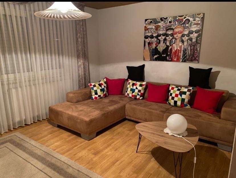 Ansicht seitlich mit Carport Zweifamilienhaus Boos