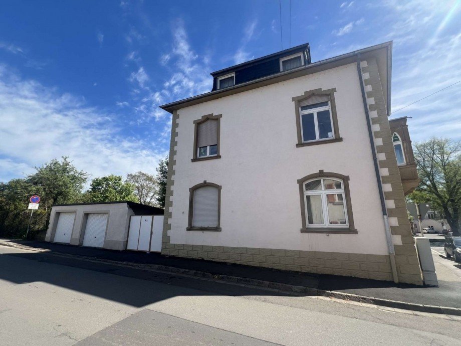 Hausansicht mit Garage B�ro / Praxis Bad Sobernheim