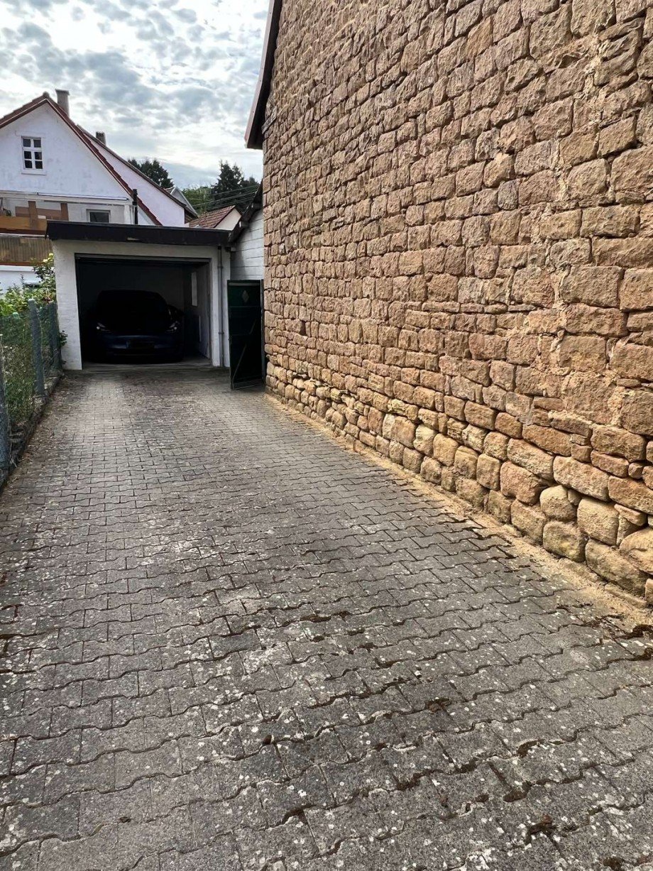 Garage mit Einfahrt Einfamilienhaus Staudernheim