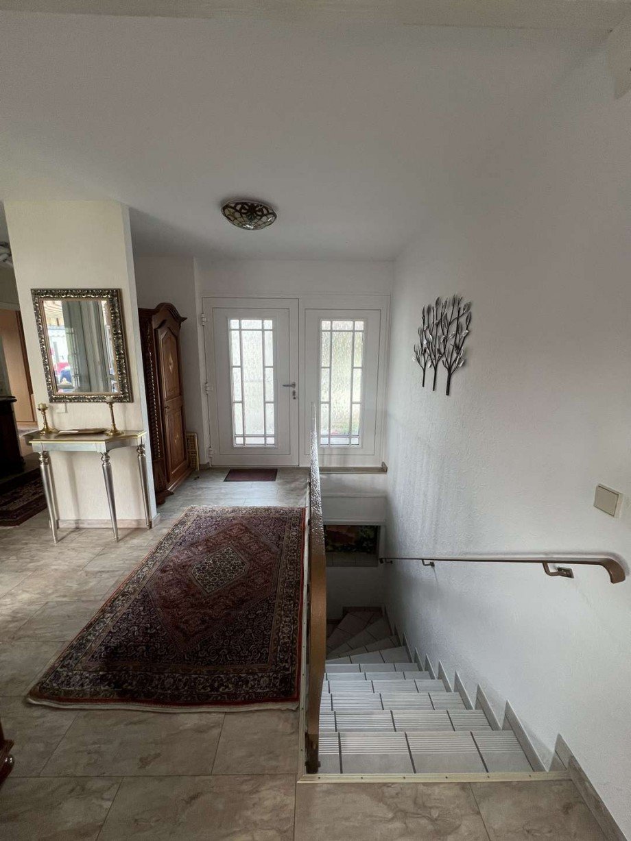 Diele mit Treppe ins UG Bungalow Bad Sobernheim