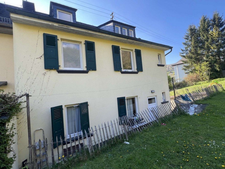 Hausr�ckansicht Mehrfamilienhaus Kirn