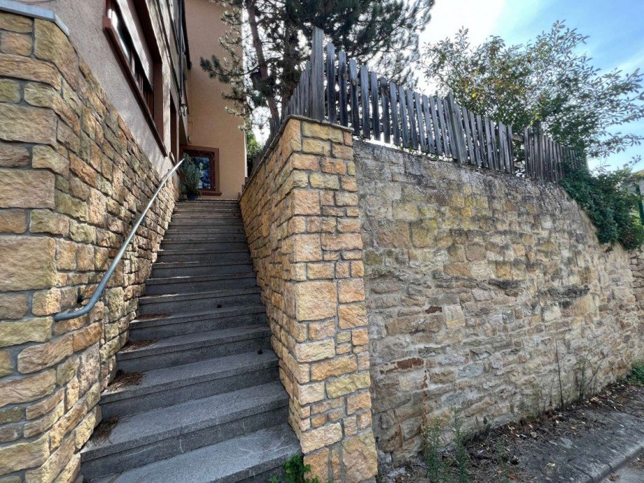 Treppe zum Eingang Vorderhaus Einfamilienhaus Odernheim