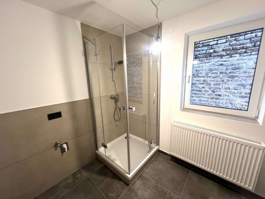 Bad mit Dusche OG Etagenwohnung Nu�baum