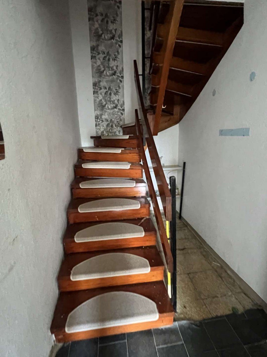 Treppe von EG zu OG Renditeobjekt Obermoschel