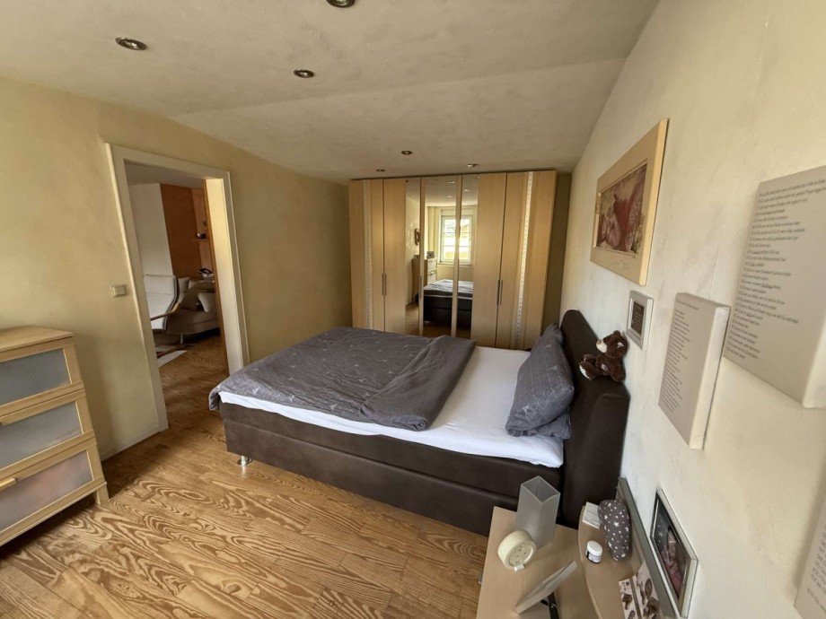 Schlafzimmer OG WHG 2 Zweifamilienhaus Meddersheim