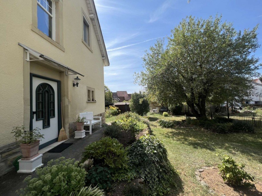 Hauseingang mit Gartenansicht Renditeobjekt Bad Sobernheim
